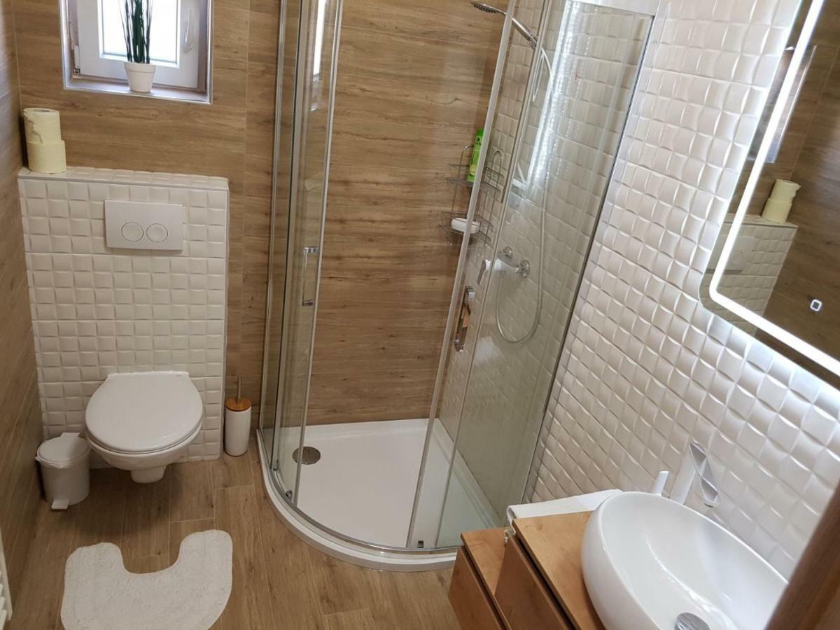 Apartment Roko Kolinda 1 *