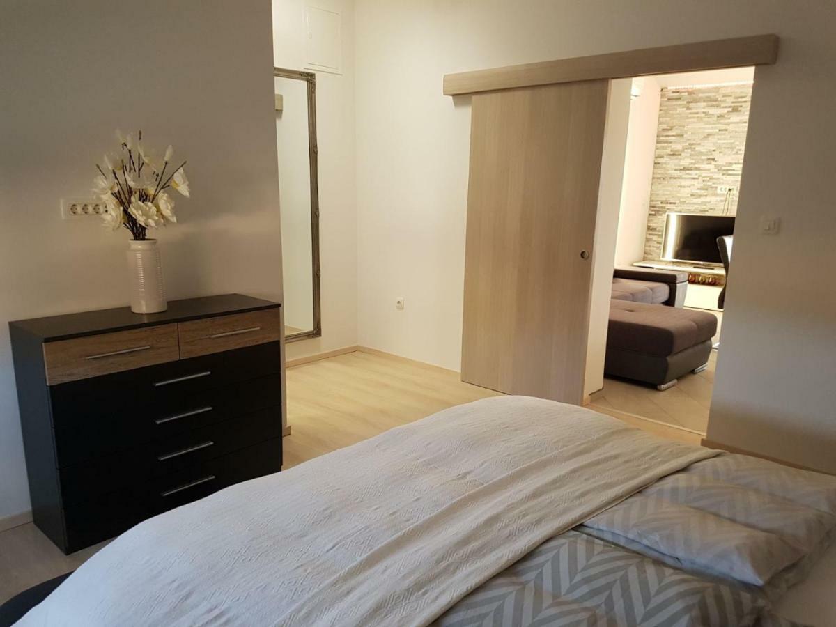 Roko Kolinda 1 Apartment Bibinje